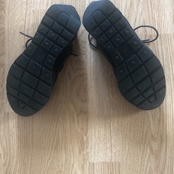 Wink Size 7 Black with white accents sneakers - Picture 5 of 7